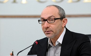 Кернес пересідає з коляски на скутер: з'явилося фото