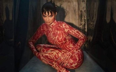 Кайли Дженнер в образе Фредди Крюгера представила кровавую косметику