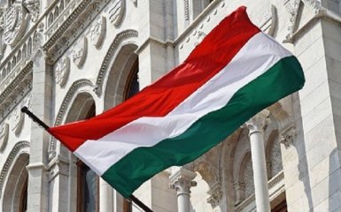 Угорщина нарешті погодилася на транзит зброї до України