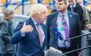 Джонсон у реанімації: Лондон пояснив стан інфікованого прем'єра