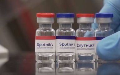 Шмигаль назвав причини бойкоту російської вакцини Спутнік V