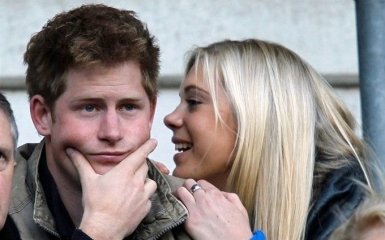 "Почему не я": бывшая девушка принца Гарри стала главным мемом королевской свадьбы