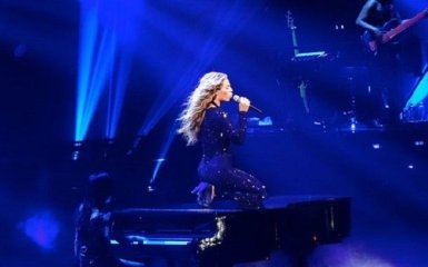 В Польше певицу Бейонсе спасали с помощью стремянки: опубликовано видео