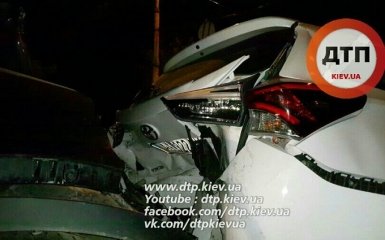В Киеве грузинский Мерседес устроил масштабное ДТП: появились фото
