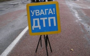 У Києві Камаз влетів в маршрутку: з'явилися фото і відео