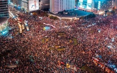 Это война против женщин. В Польше более 100 тысяч людей вышли на масштабную акцию протеста