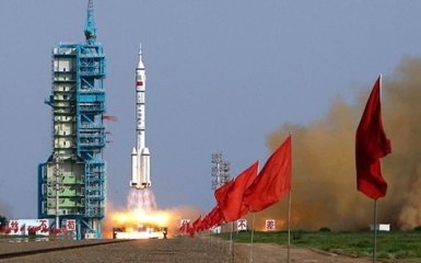 РФ та Китай зазнають поразки у протистоянні зі США в космосі - Bloomberg