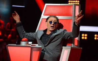 Любимый певец Путина вышел пьяным на сцену и опозорился: появилось видео