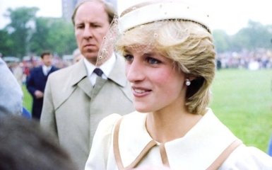 Принц Уильям показал трогательное архивное фото с принцессой Дианой