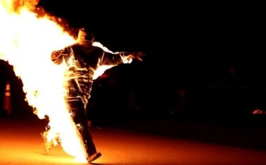 В Нидерландах беженец из Сирии пытался поджечь себя в знак протеста