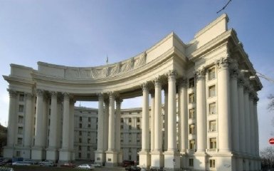 МИД ответил Захаровой на упреки в "провокации" из-за пунктов связи с Крымом
