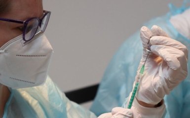 МОЗ дозволив колективну вакцинацію та назвав вимоги