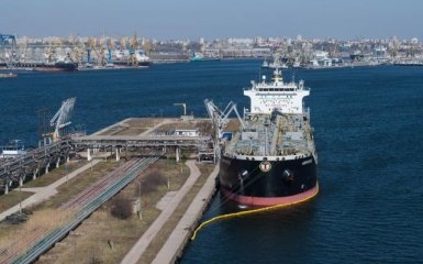 Танкер з нафтою