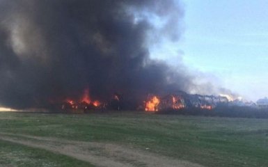 На Прикарпатье вспыхнул мощный пожар со взрывами: появились фото