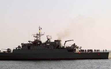Иран запустил крылатую ракету по своему кораблю, погибли десятки людей - жуткое видео