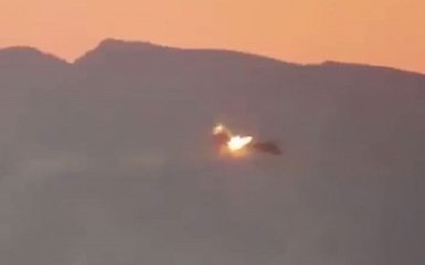 В сети появилось видео, на котором сбивают вертолет с россиянами в Сирии