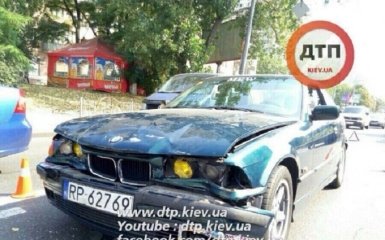 В масштабном ДТП в Киеве разбились четыре авто: опубликованы фото