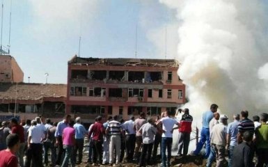 В Турции произошел мощный теракт, есть погибшие и десятки раненых: появились видео