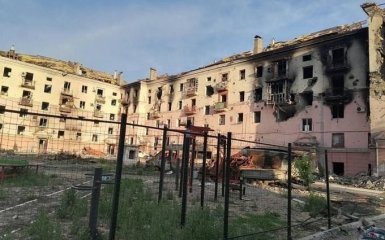 У Маріуполі під завалами будинків досі знаходять останки загиблих жителів