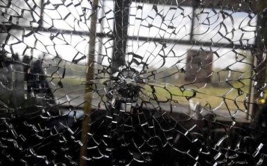 У Харкові обстріляли тролейбус: опубліковані фото