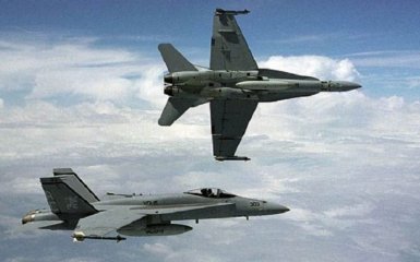 Над Тихим океаном зіштовхнулися два винищувачі США: з'явилися подробиці