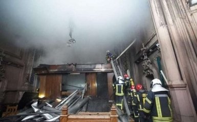 У Києві горів костел Святого Миколая: фото і відео наслідків пожежі