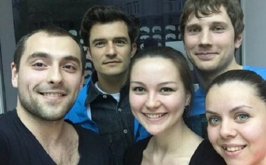 Орландо Блум едет по Украине: появились фото из Харькова и новое видео с Донбасса