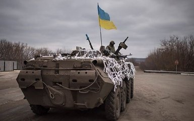 Украинцы на фронте забирали свои флаги, чтобы россияне не поглумились – рассказ бойца АТО