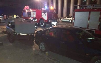 В сеть попали фото большого ДТП с дипломатическим авто в Киеве