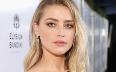 Колишня Джонні Деппа та Ілона Маска вперше показала свою доньку