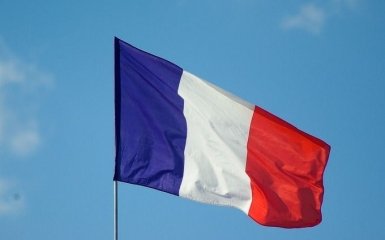 Во Франции призвали граждан не ездить в Россию