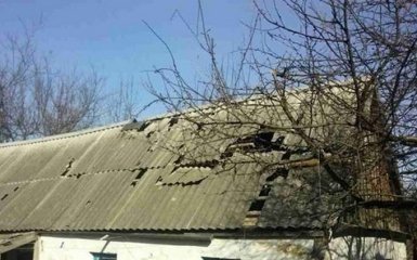 Обстріли на Донбасі тривають: з'явилися нові фото наслідків