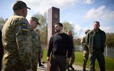Зеленський приїхав до держкордону з Білоруссю та Польщею