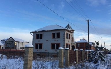 Появилось фото полицейской машины, расстрелянной под Киевом