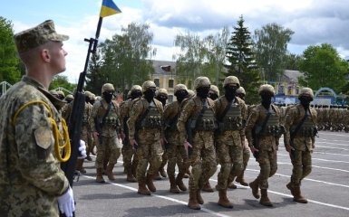 В Украине выпустили первых инструкторов по программе НАТО: опубликованы фото