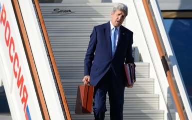 В чемодане сигара от Кастро: соцсети посмеялись над разговором Путина с Керри