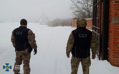 СБУ обшукує монастир Московського патріархату на Сумщині