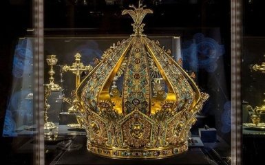 Во Франции из музея украли корону стоимостью более миллиона долларов