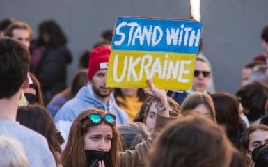 Берлин запретил флаги и символику Украины на мероприятиях 8-9 мая