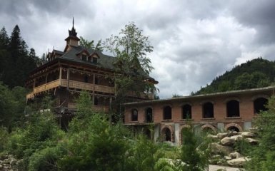 В сети обсуждают фото заброшенной "дачи" Ющенко