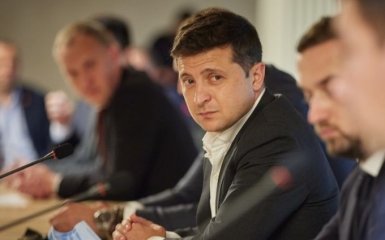 Зеленский начал угрожать украинцам суровыми штрафами