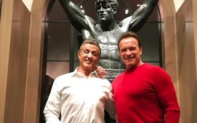 Сильвестр Сталлоне приобрел статую Рокки за $ 400 тысяч
