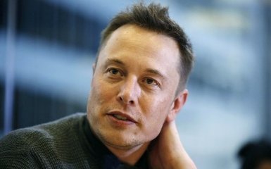 Ілон Маск розповів, коли представить першу вантажівку Tesla