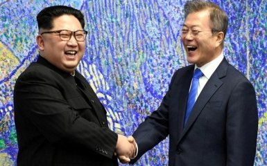 "Давайте зустрічатися частіше": Кім Чен Ин перетнув кордон Південної Кореї (відео)