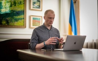 МИД подверг критике Ватикан за приравнивание Украины и РФ