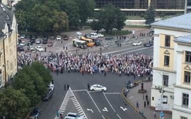 У мережі з'явилося відео інциденту з хресною ходою в Одесі