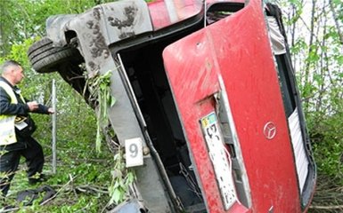 В ДТП на Тернопольщине погибли двое детей, шестеро ранены: фото с места аварии