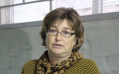 Мати одного з поліцейських з Кривого Озера заступилася за нього: опубліковано відео