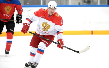 У Росії розповіли, як піддавалися Путіну в хокей