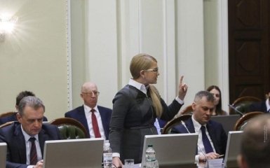 Тимошенко закликала Порошенко зняти свою кандидатуру з виборів і відповісти перед законом